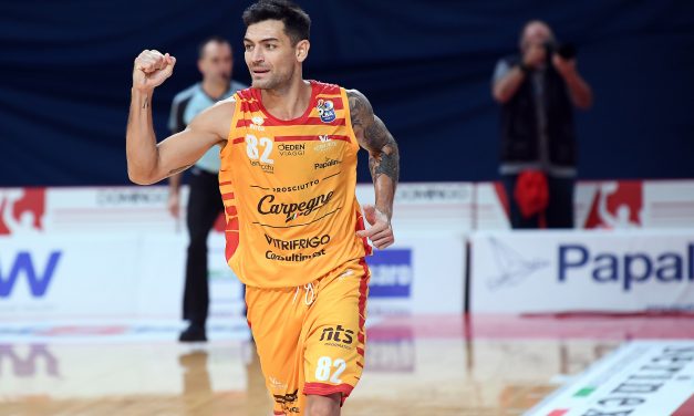 Trieste crolla nel finale mentre Pesaro non molla mai, la vittoria è degli uomini di coach Repesa