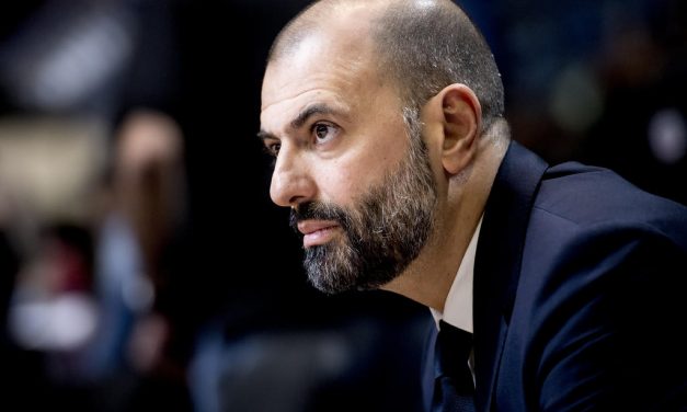 Maurizio Buscaglia: “Condivido la scelta di continuare a giocare in serie A e non fermarsi”