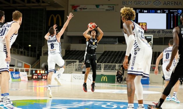 Trento torna al successo in campionato, battuta Sassari 92-78 grazie ad una grande prova di squadra