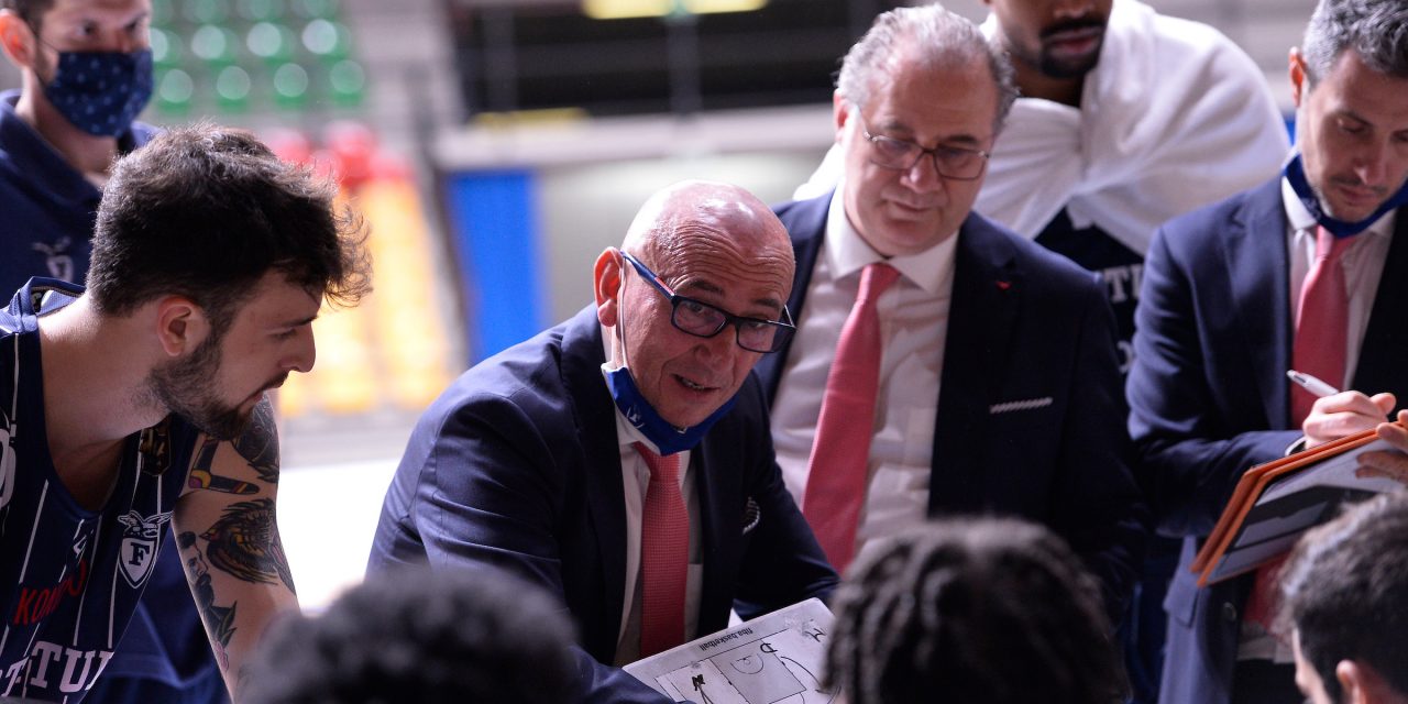 Dalmonte: “È stata la partita del collettivo, non delle statistiche”. Pancotto: “Dopo il primo tempo siamo scomparsi”