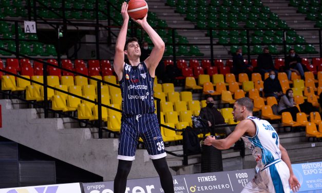 Cantù-Fortitudo Bologna, le pagelle: Totè giganteggia, Banks fa il leader. Bene Palumbo e Sabatini. Delude Johnson