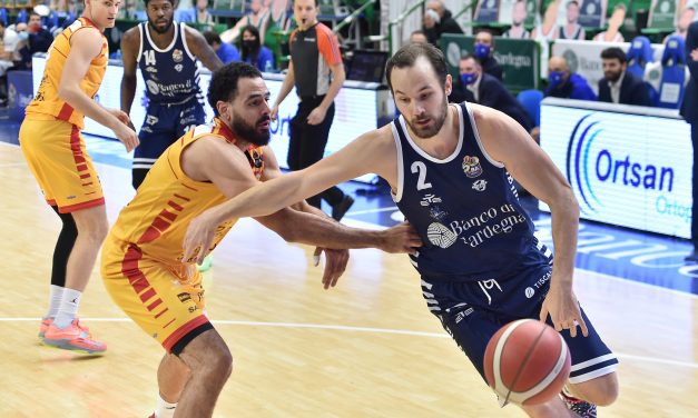 Sassari-Pesaro, le pagelle: la Dinamo vola con Burnell, Kruslin e Bendzius. Bilan sempre prezioso nello scontro con Cain