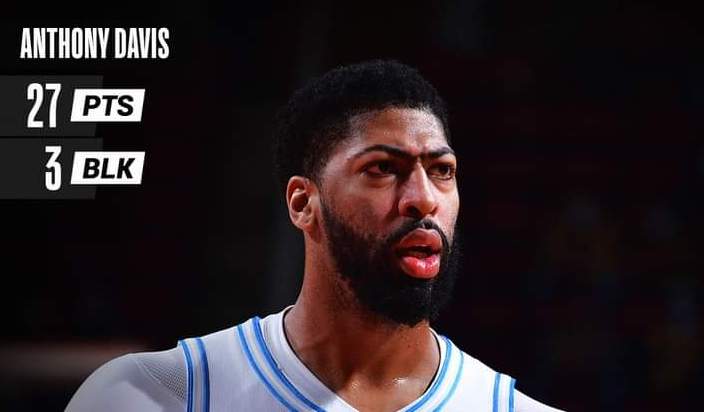 Per i Lakers una serata in ufficio