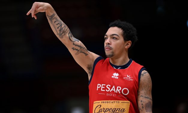 Impresa di Pesaro al Forum: la VL vince all’overtime ed elimina la Dinamo Sassari