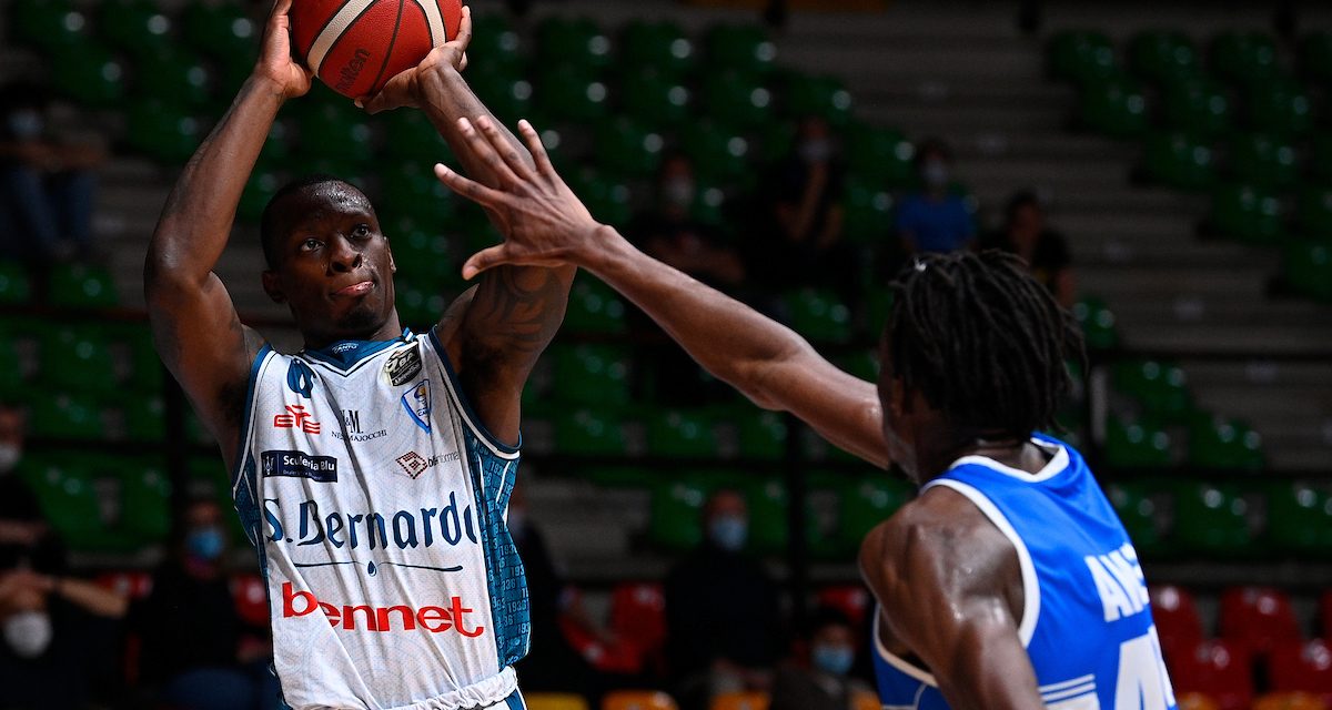 Cantù sale in cattedra nel secondo tempo, battuta Treviso 83-76