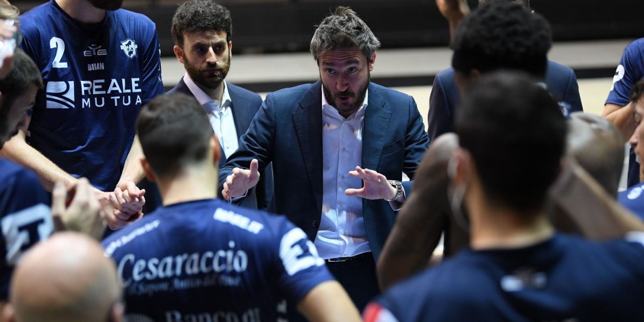 Pozzecco: “Abbiamo sempre avuto la consapevolezza di potercela fare”. Dalmonte: “30′ di solidità poi abbiamo pagato 3′ del loro talento”