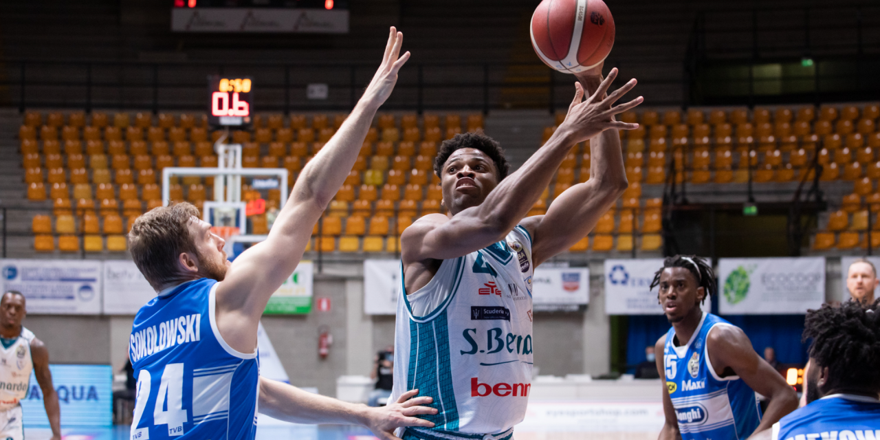 Cantù, l’impatto decisivo di Bayehe contro Treviso