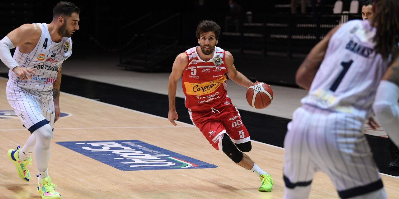 Pesaro la spunta al fotofinish contro una Fortitudo Bologna sprecona nel finale: 77-79 all’UnipolArena