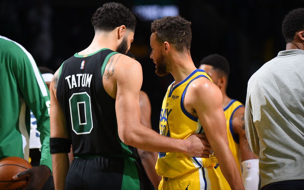 Celtics-Warriors, Tatum vince un epico duello con Curry e regala il sesto successo consecutivo a Boston