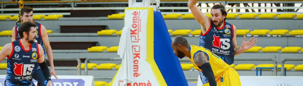 Domani tre recuperi nel girone rosso: il match di cartello è Ferrara-Scafati