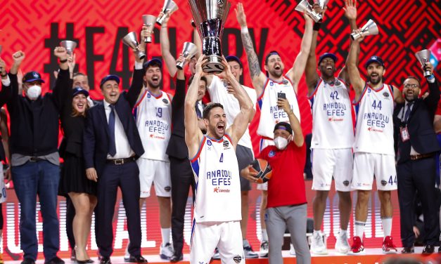 L’Efes sconfigge il Barcellona 86-81 e conquista la sua prima Eurolega della sua storia