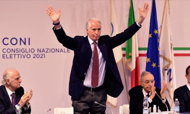 Giovanni Malagò rinnova la fiducia a coach Pozzecco: “Condivido la scelta di continuare con lui”