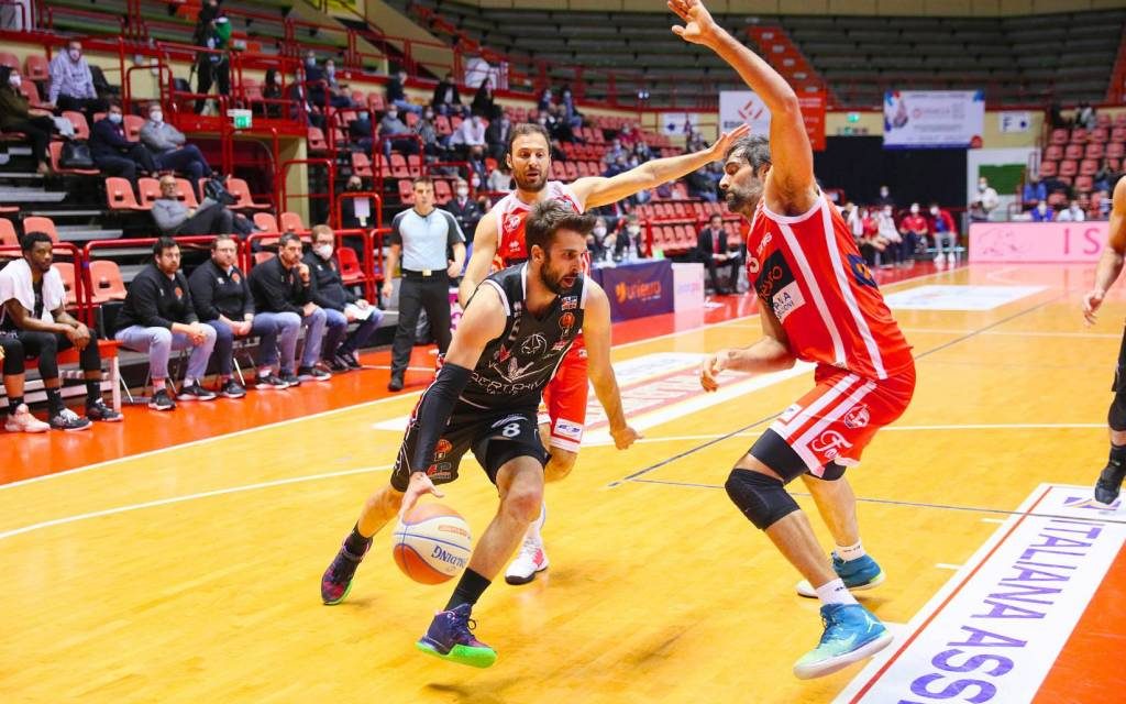 Tortona, distrazione muscolare all’adduttore per Tavernelli