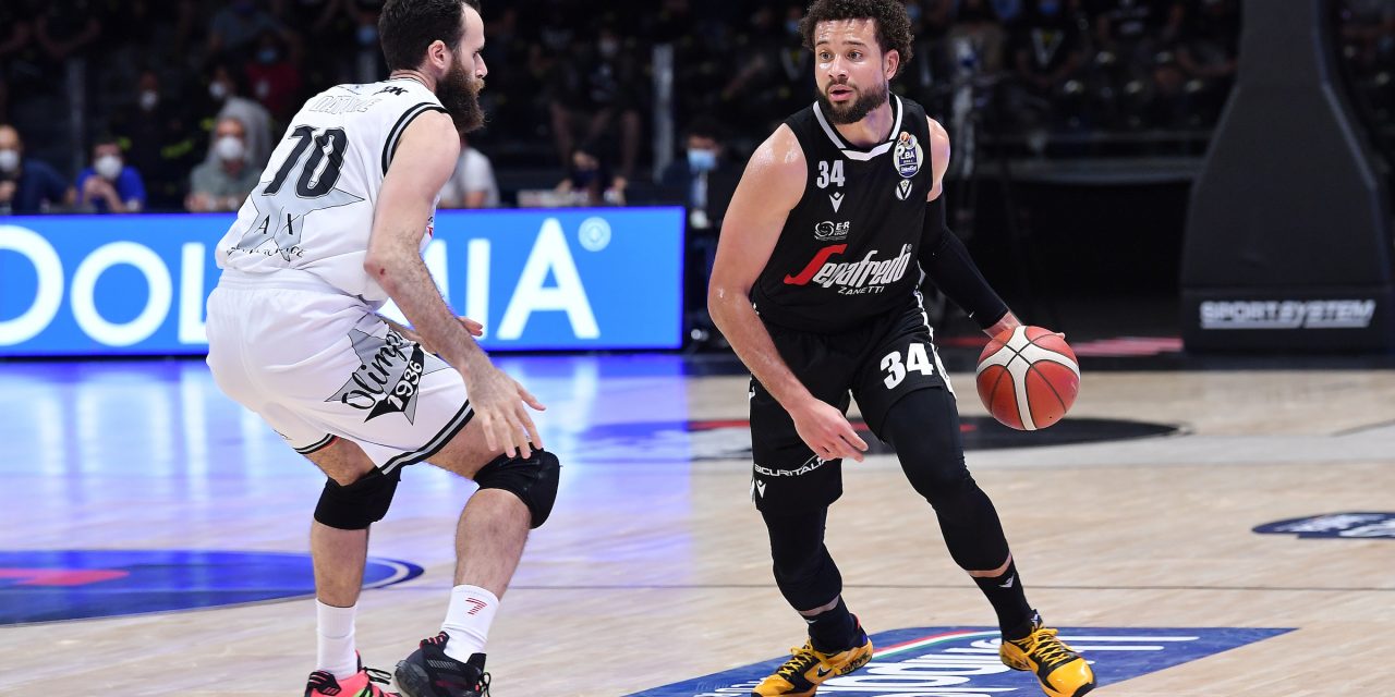 Kyle Weems in gara 3 è record personale di triple (5)