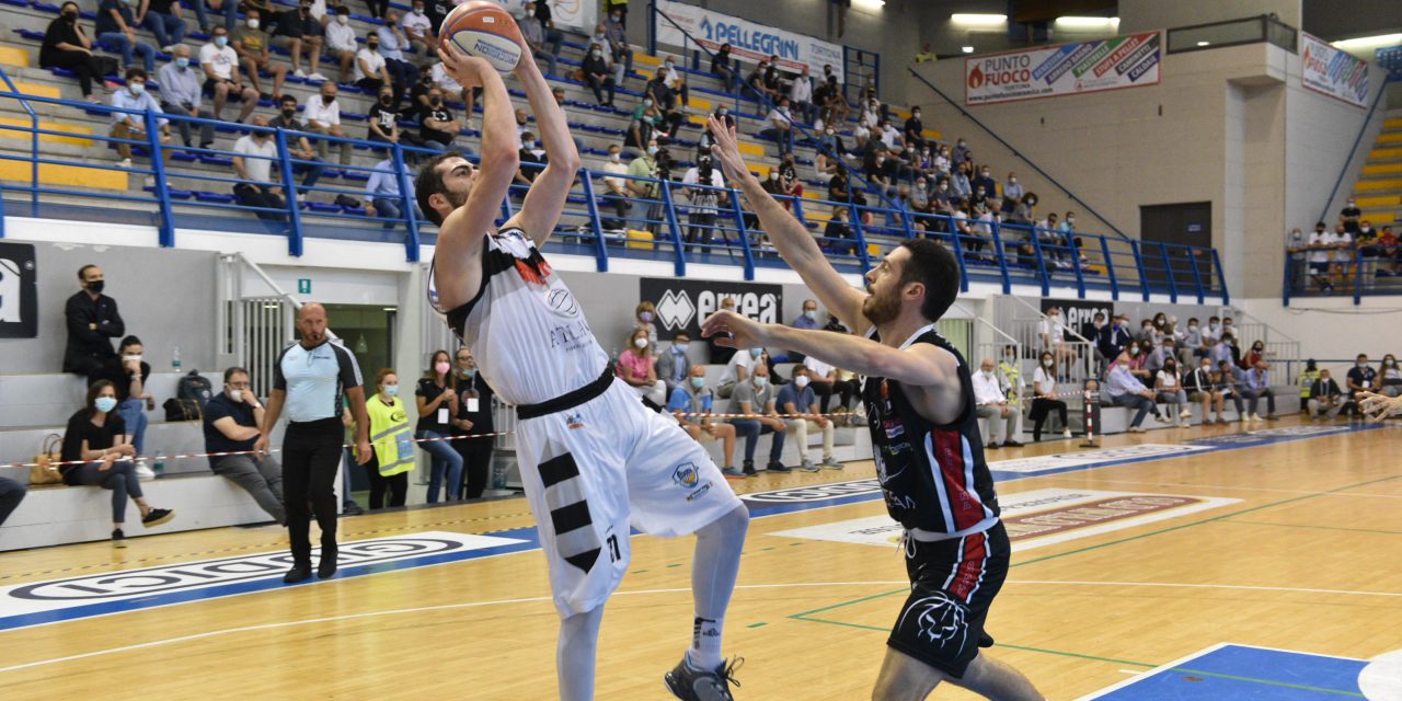 Playoff Serie 2, Tabellone Argento-Semifinale: Impresa Eurobasket Roma, battuta Tortona 80-85 e serie sull’1-1
