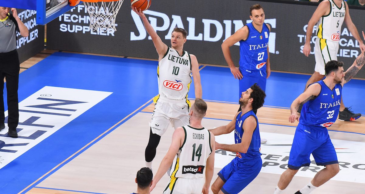 La guardia lituana Renaldas Seibutis annuncia il ritiro