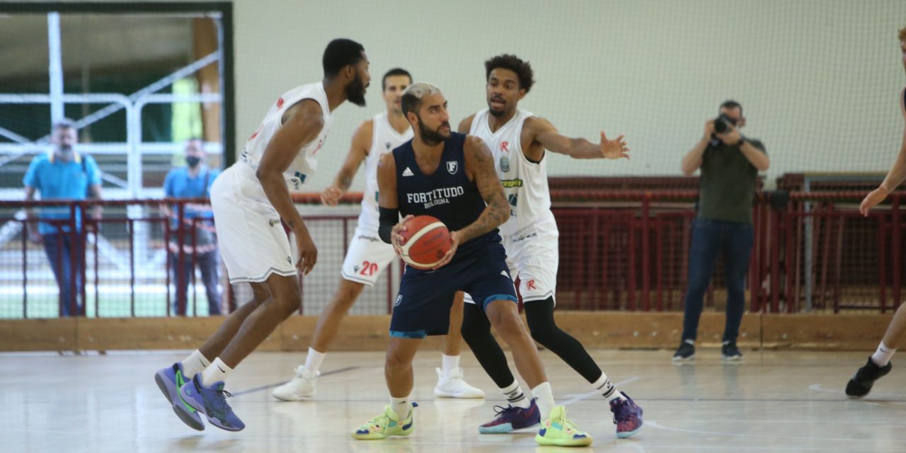 Reggio Emilia batte la Fortitudo Bologna nella prima amichevole di pre-stagione: 52-68