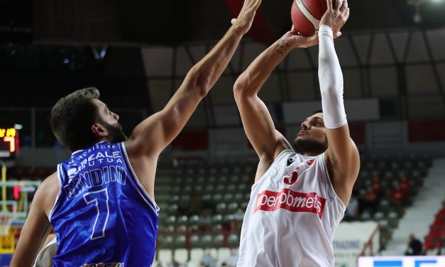 Supercoppa LBA: Varese si arrende a Sassari 82-92, non bastano i 31 punti di un Gentile croce e delizia per la Openjobmetis