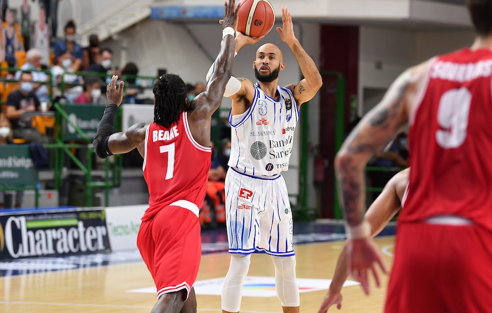 Domenica alle 12 Cremona-Sassari: Logan a -3 da quota 300 assist con la Dinamo