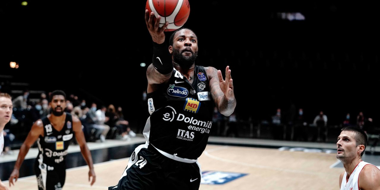 TRENTO CORSARA ALL’UNIPOL ARENA, LA UNAHOTELS CADE ANCORA