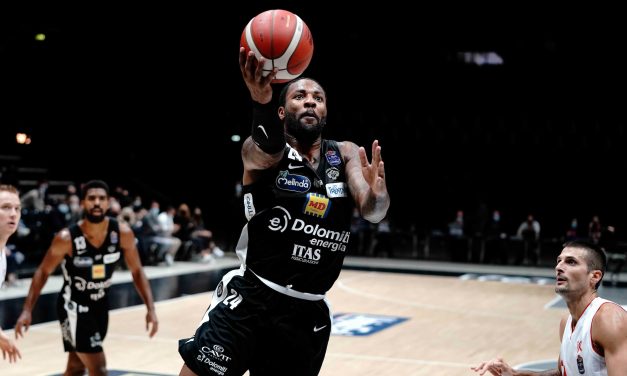 TRENTO CORSARA ALL’UNIPOL ARENA, LA UNAHOTELS CADE ANCORA