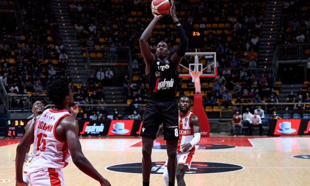 La Virtus Bologna guidata da un sontuoso Hervey batte senza problemi Varese: 97-56