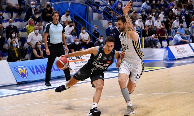 Una prolifica Cremona rende amaro il ritorno alla Fortitudo di Antimo Martino: 94-78 al PalaRadi
