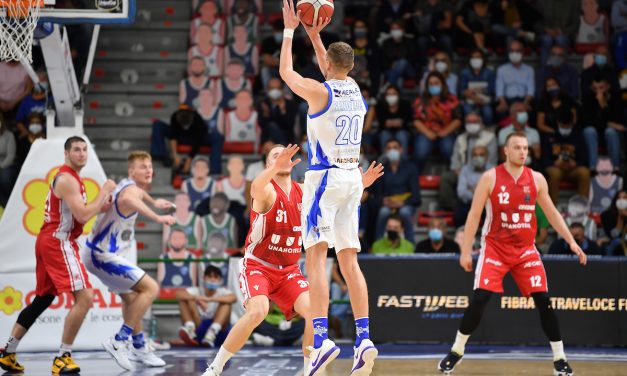 Sassari sconfigge una coriacea Reggio Emilia 96-93 dopo un overtime al PalaSerradimigni
