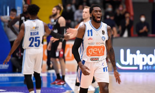 Napoli-Virtus, le pagelle: McDuffie e Mayo guidano Napoli, alla Virtus non basta Weems
