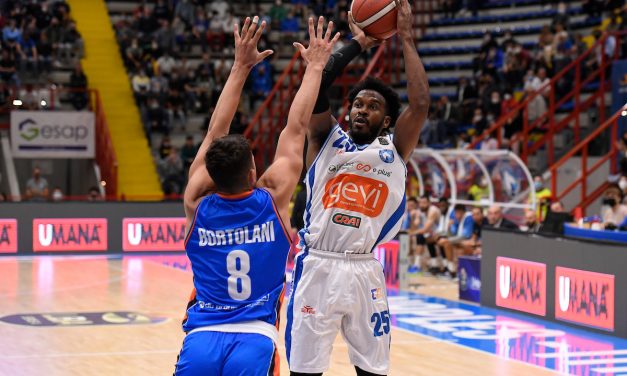 Napoli ferma la corsa di Treviso e torna a vincere dopo 13 anni in LBA, finisce 82-70 al PalaBarbuto