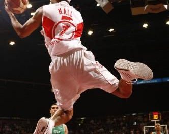 Mike Hall annuncia il ritiro