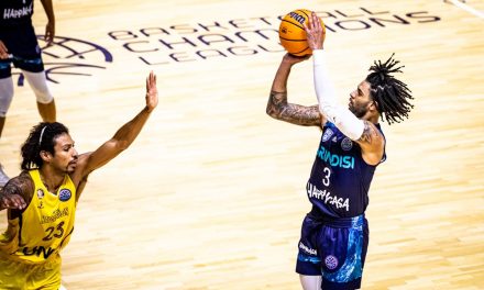 Buscaglia e Holon si divertono a Brindisi: Happy Casa annichilita 61-88