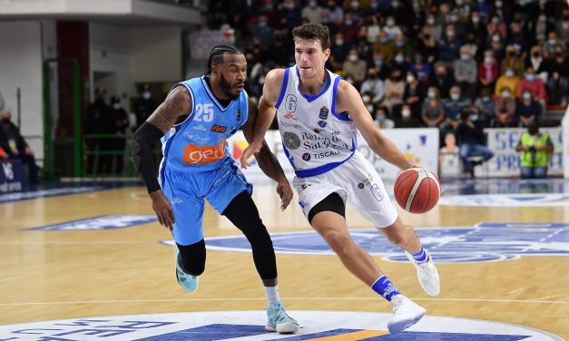 Sassari c’è, ma vince Napoli: 74-75 al PalaSerradimigni