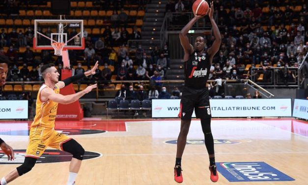 La Virtus torna alla vittoria battendo Pesaro 88 a 75