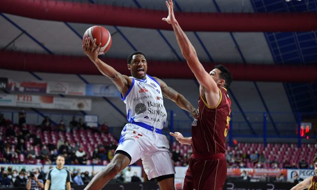 Sassari, contro Varese Robinson sigla il suo “high” in LBA per assist (12)