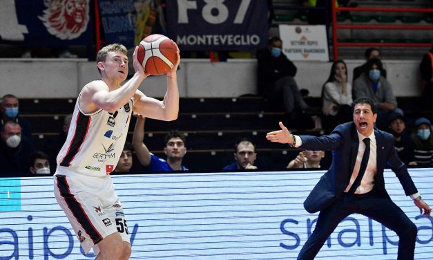 Tortona-Fortitudo Bologna, le pagelle: Macura season high, Daum “dauminante” a rimbalzo. Male Durham, si salva Groselle