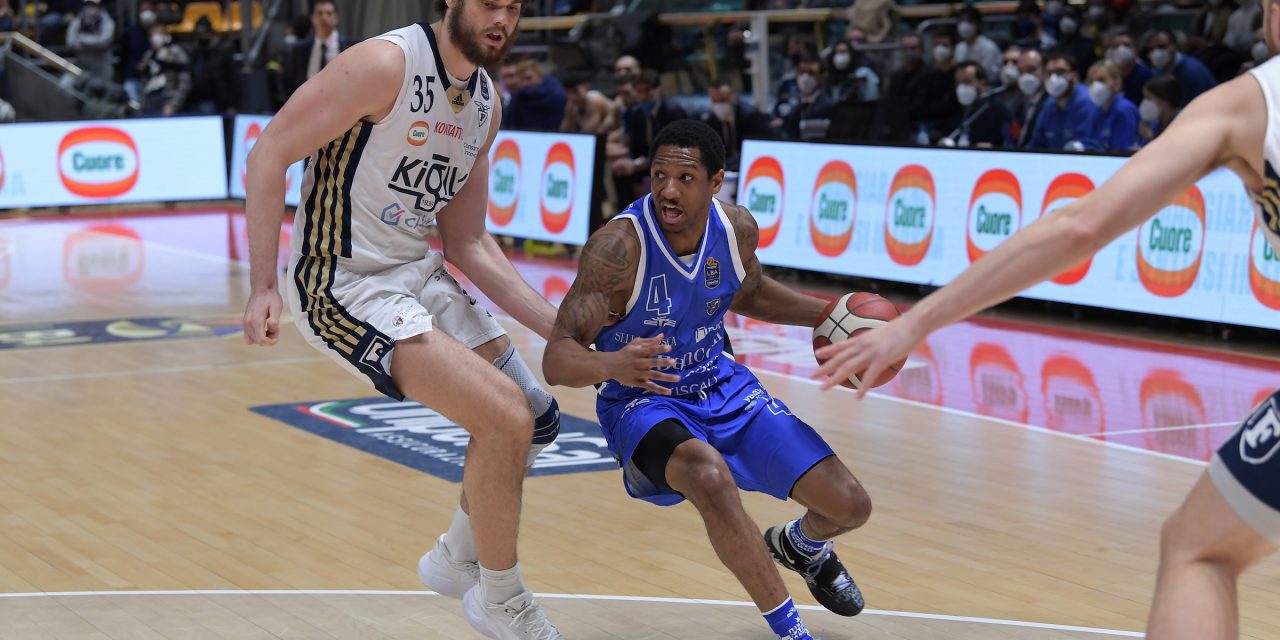 Sassari sbanca il PalaDozza e batte la Fortitudo Bologna 84-103