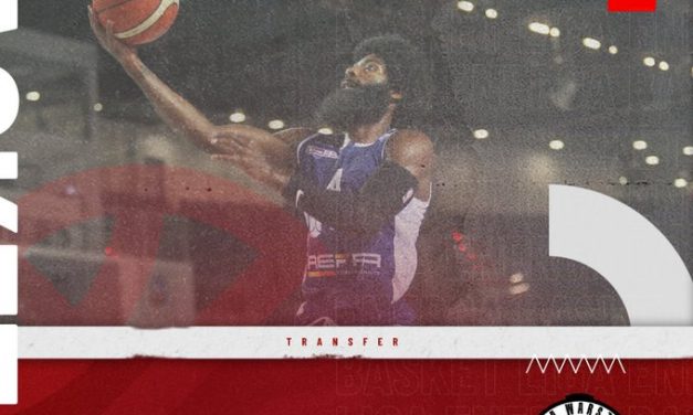 Robert Johnson firma al Legia Kosz in Polonia