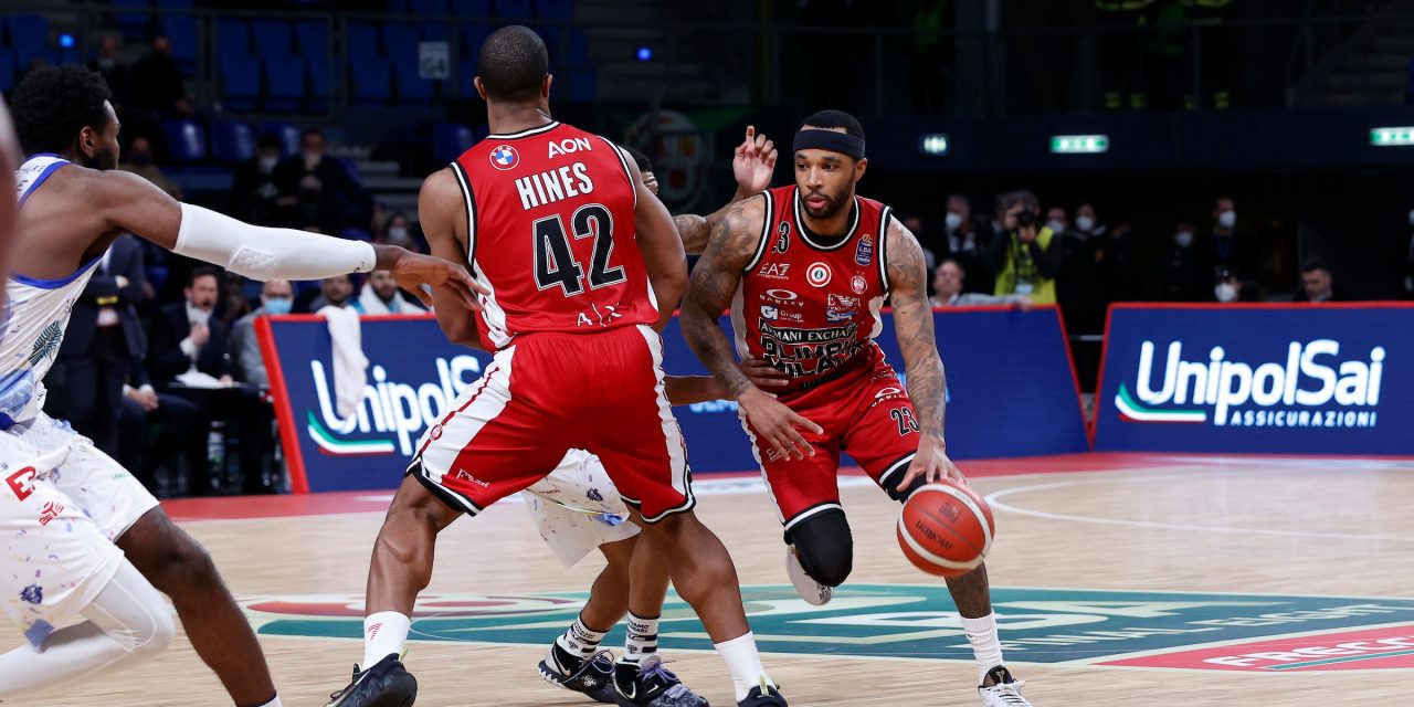 Milano-Sassari, le pagelle: Delaney superlativo, preziosi Melli e Hines. Logan ultimo a mollare