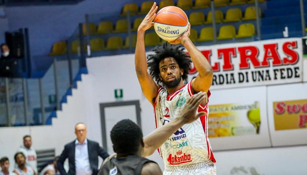 Varese, firmato Tomas Woldetensae