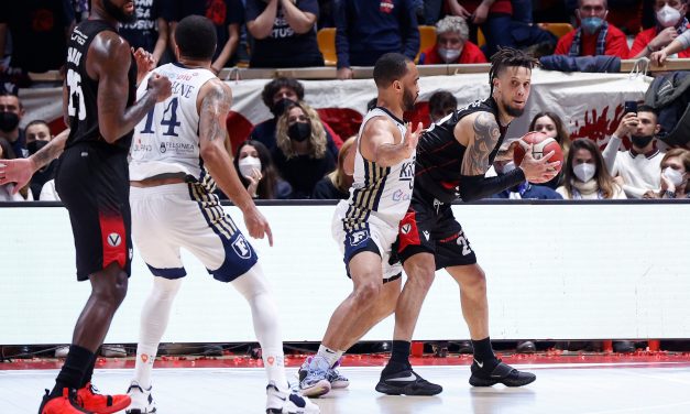 Fortitudo-Virtus, le pagelle: Hackett concreto, Sampson prova di sostanza. Procida dimenticato in panchina, bene Benzing e Groselle