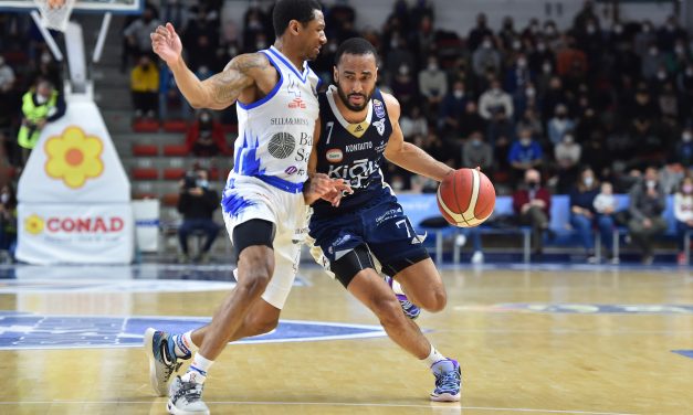 Sassari rimonta nel secondo tempo e strappa la vittoria: Fortitudo battuta 85-79
