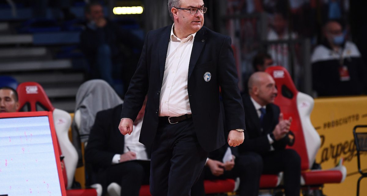 Scossone in casa Gevi Napoli: esonerato coach Pino Sacripanti