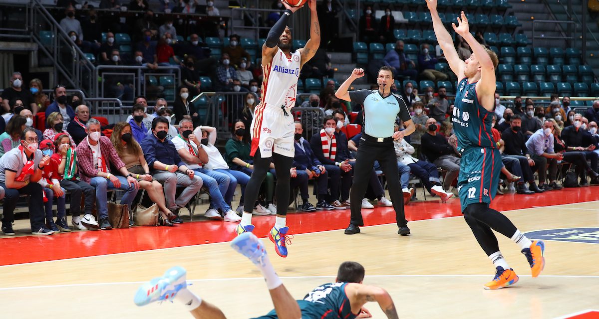 Trieste supera Reggio Emilia dopo due overtime con un super Banks da 36 punti e 11 rimbalzi, finisce 103-109