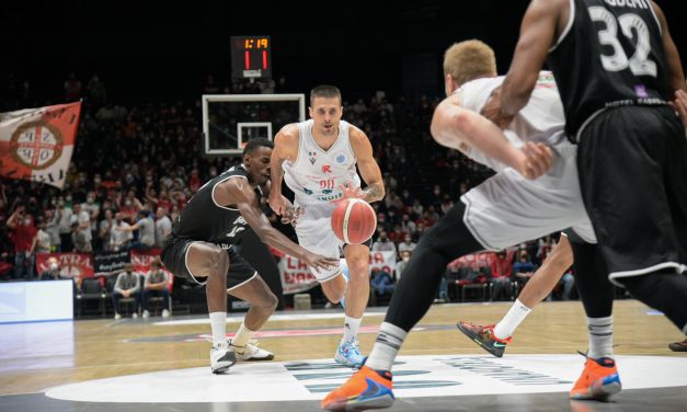 Le pagelle di Reggio Emilia-Bakken Bears: vittoria di squadra per l’UnaHotels, si salvano solo Travis e Ongwae nei danesi