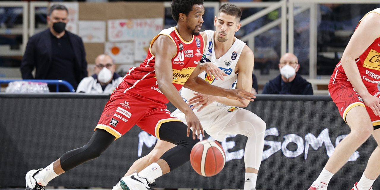 Pesaro è salva, Trento s’infrange sul ferro, VL avanti 82-83