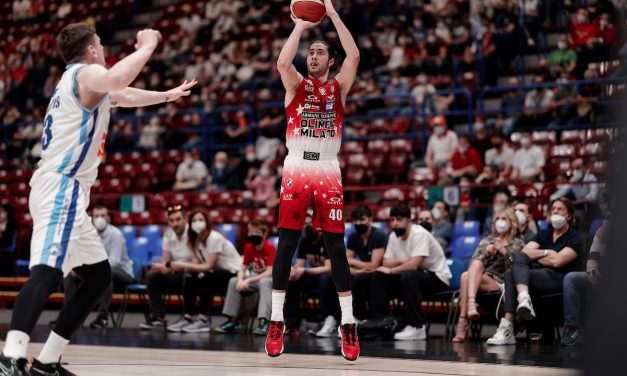 Milano a valanga su Napoli , finisce 90-67 al Forum