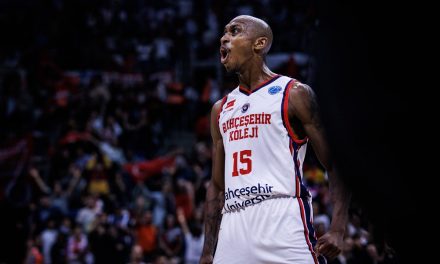 Le pagelle di Bahcesehir-Reggio Emilia: Smith la decide, Jones incide sulla gara, Strautins non riesce ad evitare il ko dei reggiani