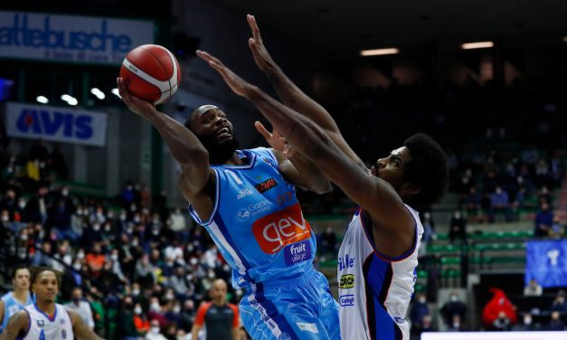 Le pagelle di Treviso-Napoli: Mcduffie tre metri sopra al cielo, Russell non pervenuto