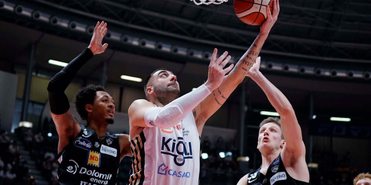 La Fortitudo al PalaDozza respira e batte Trento 89-69